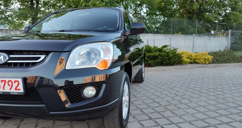 Kia Sportage cena 24900 przebieg: 141000, rok produkcji 2010 z Kostrzyn małe 781